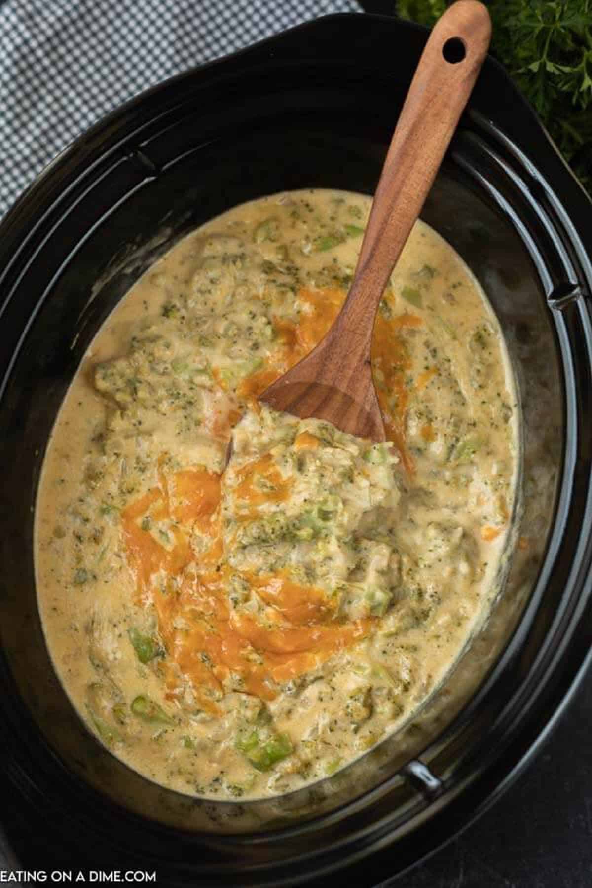 Crockpot Broccoli Cheese Soup