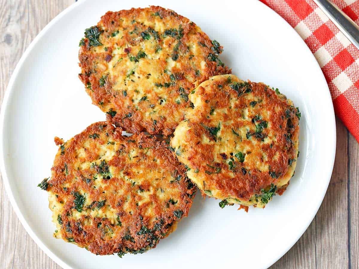 Salmon Cakes Recipe (Pan-Fried or Baked)